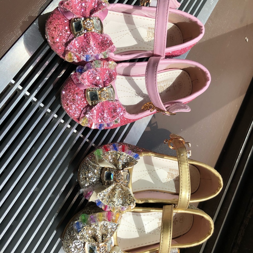 Girls size 9-10 dress up play shoes